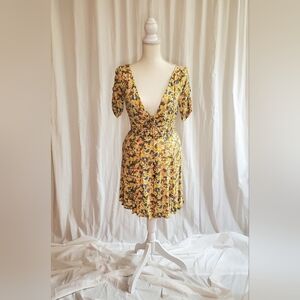 Free People Womans Size 0 Fit & Flare Short Floral Dress Yellow w/Rutched Sleeve